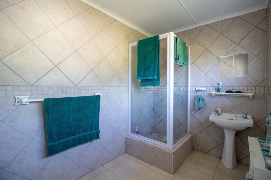 5 Bedroom Property for Sale in East London Rural Eastern Cape